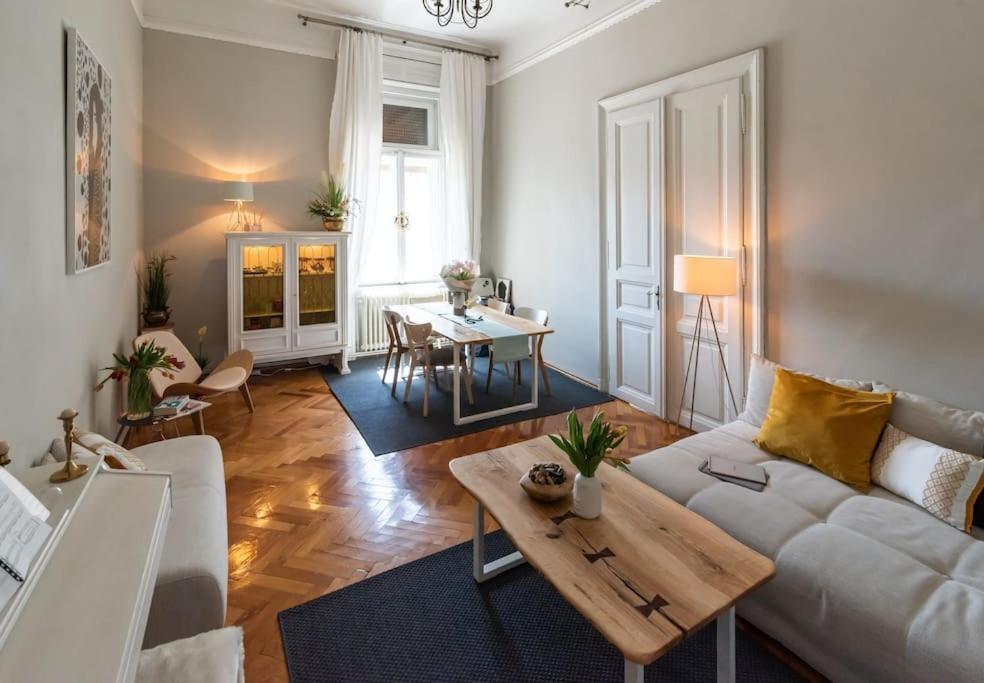 No.8: Lovely & Cosy 3-Room Heart Of The City Timişoara Exteriör bild