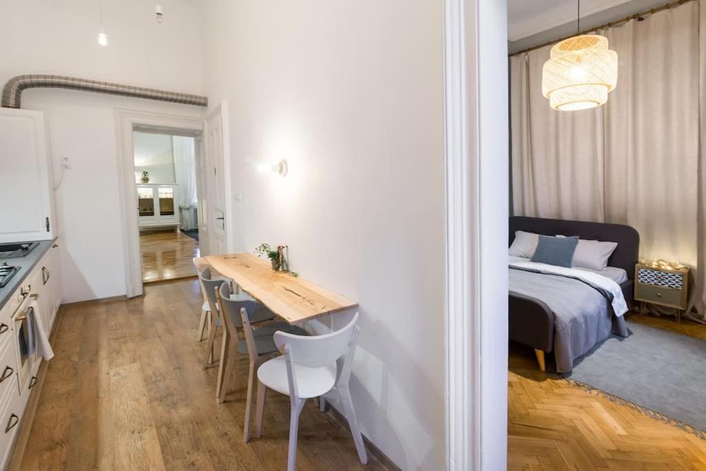 No.8: Lovely & Cosy 3-Room Heart Of The City Timişoara Exteriör bild